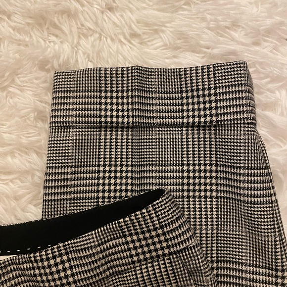 Lafayette 148 New York
Clinton Plaid Cuffed Pants size 8 black and white checker - Picture 4 of 7
